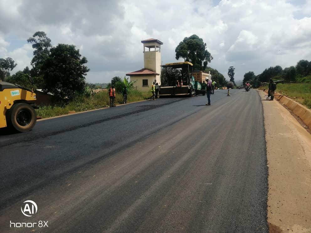 Route Babadjou-Bamenda : la couche de roulement mise en place par l’entreprise Bun’s