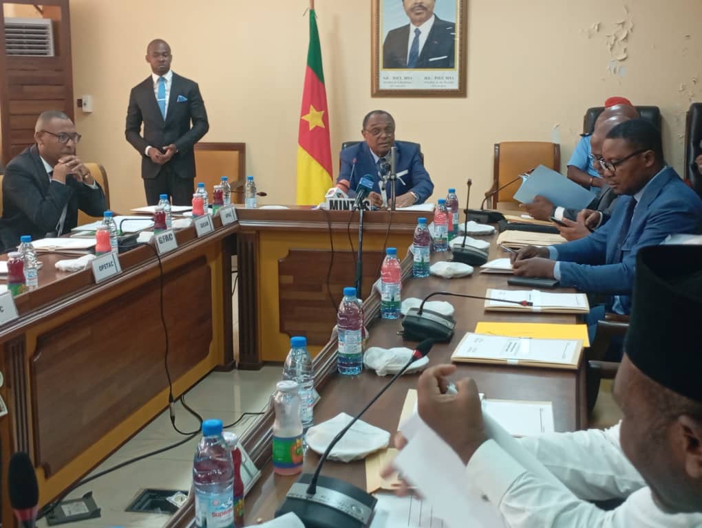 Cameroun: Dialogue social – Grégoire Owona appelle les partenaires sociaux à maintenir la cohésion sociale