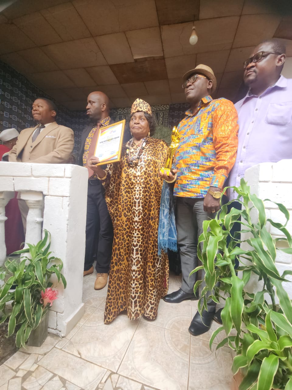Reine Mère Mangwa Pauline – Actrice Sociale et Humanitaire – Promotrice des Valeurs et du Renouveau Culturel Africain